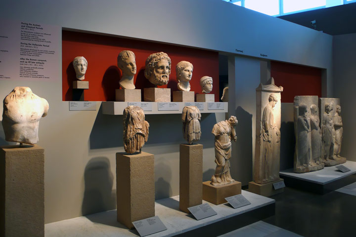 Археологический музей в Салониках: «От Платона до Вольтера и Кораиса»